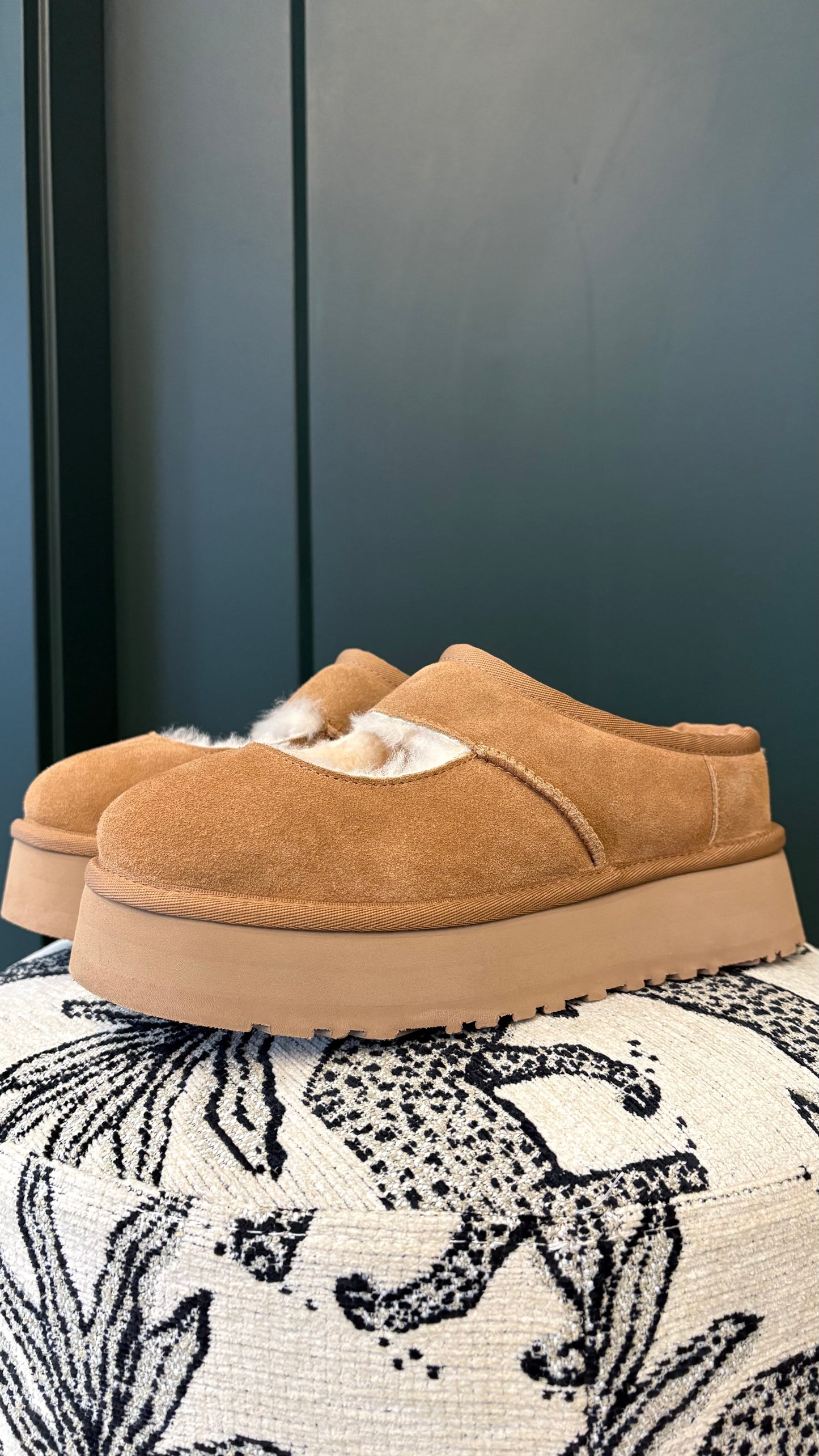Uggs - Size 9