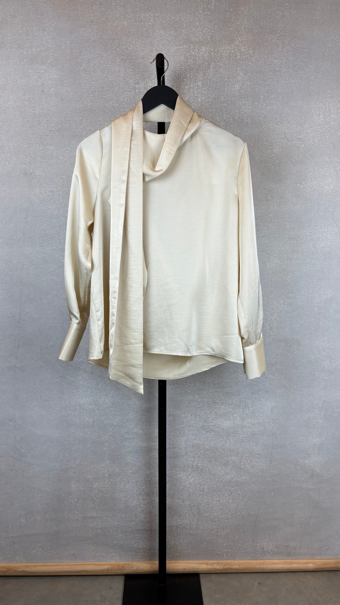 Essentials Antwerp - Size XS
