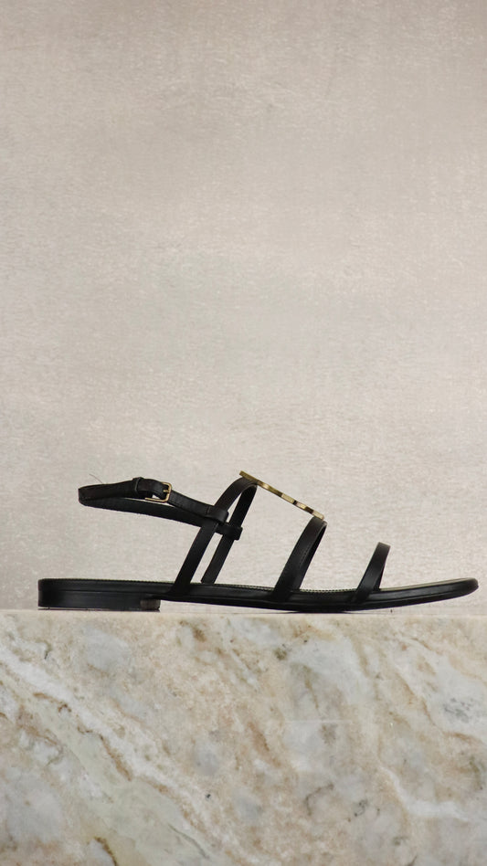 Yves Saint Laurent - Size 39