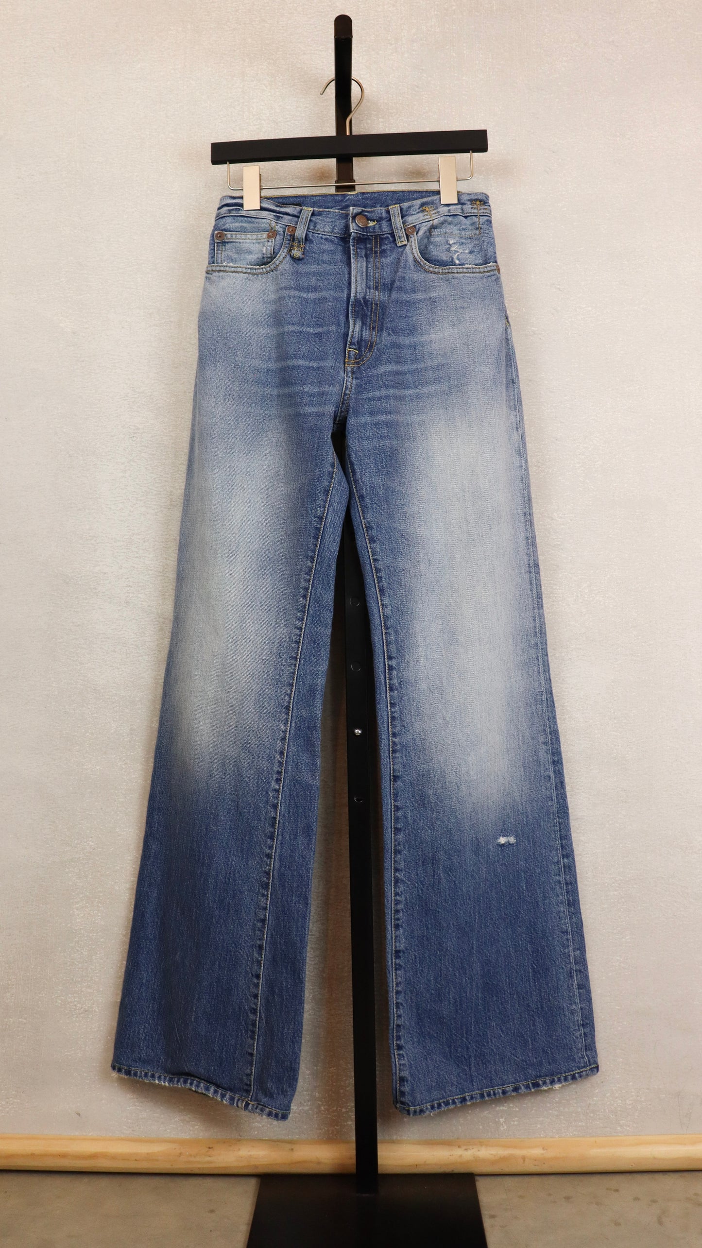R13 - Size 26