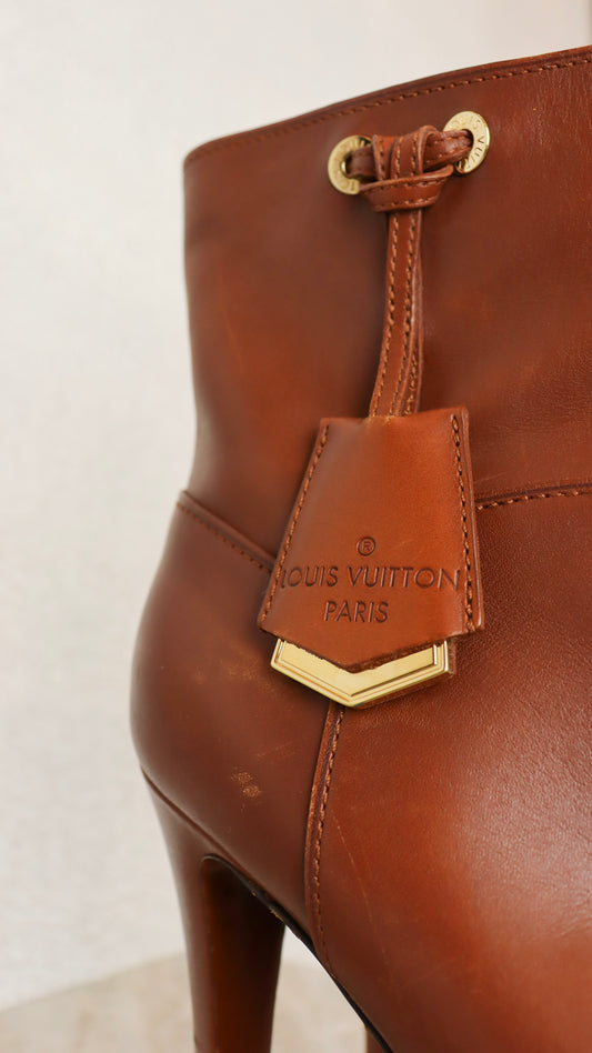 Louis Vuitton - Size 37.5
