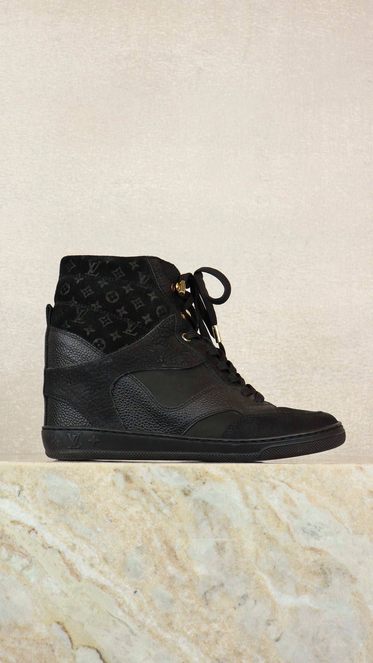 Louis Vuitton - Size 37