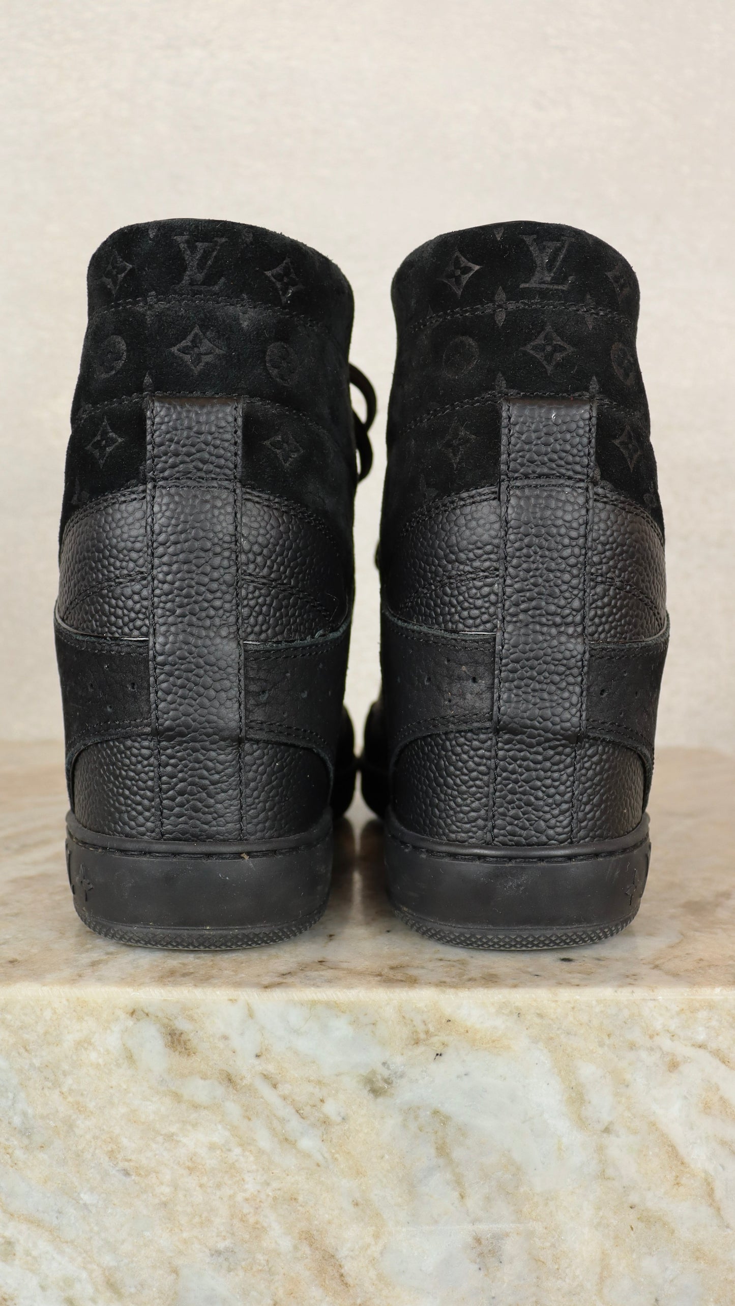 Louis Vuitton - Size 37