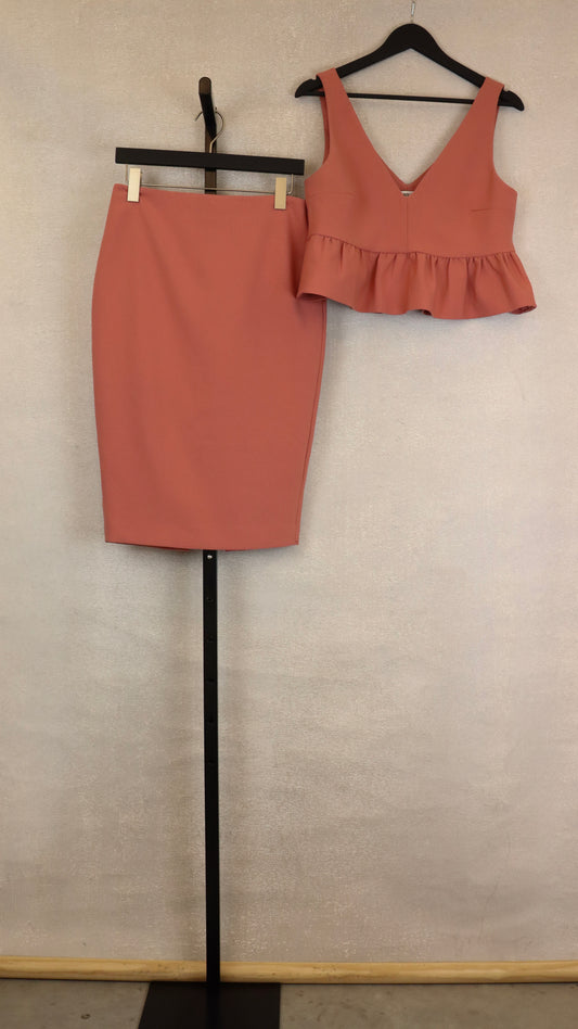 Elizabeth and James - Size M