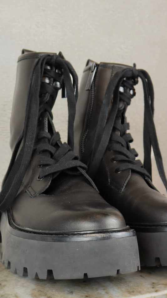 Kurt Geiger - Size 36