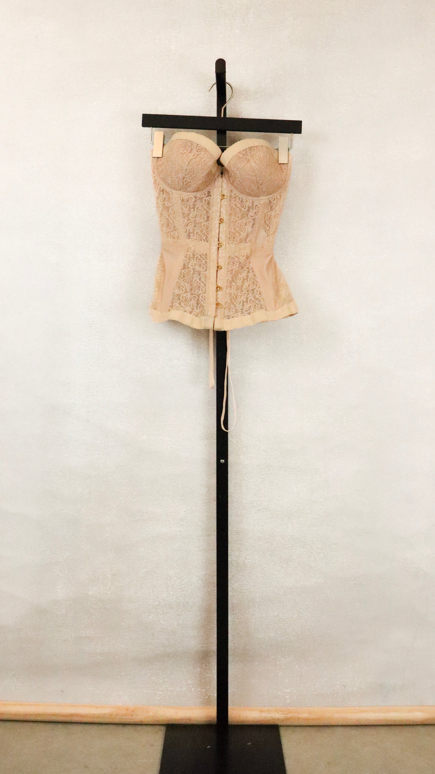 Agent Provocateur - Size 4