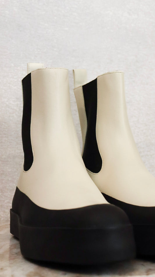 Neous - Size 39