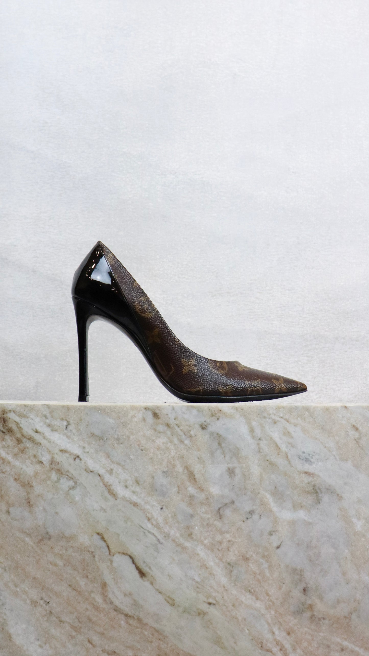 Louis Vuitton - Size 38
