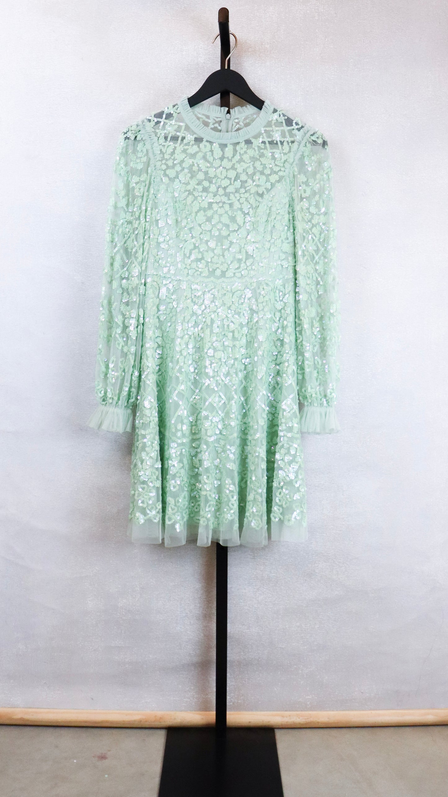 Needle and Thread - Size S