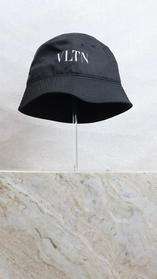 Valentino - Size O/S