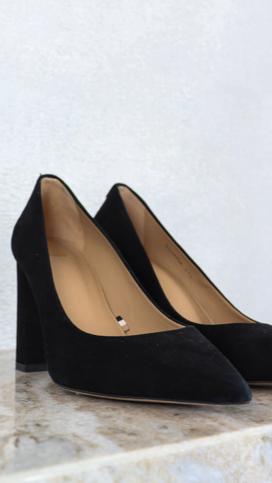 BOSS Hugo Boss - Size 37.5