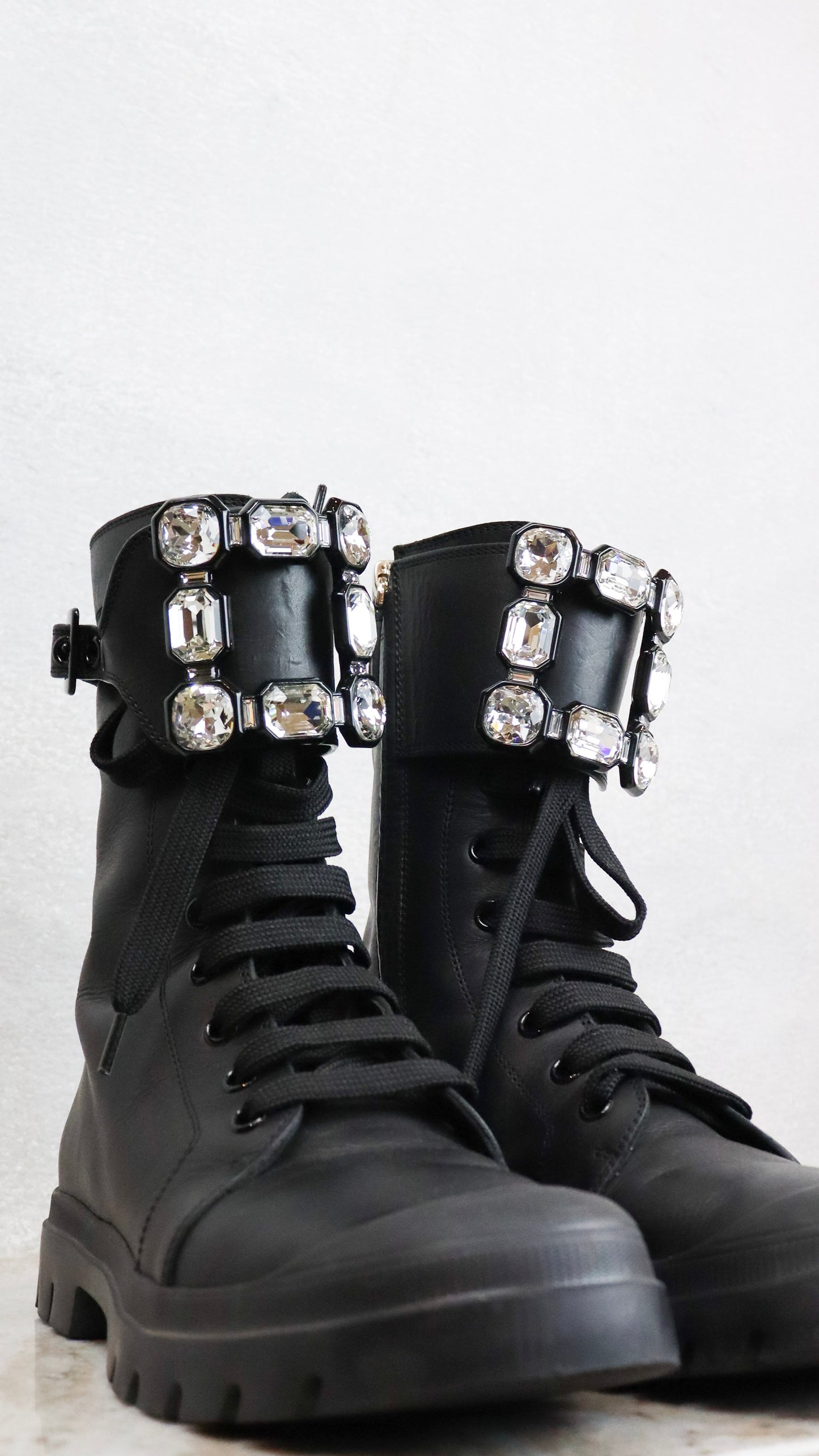 Roger Vivier - Size 35.5