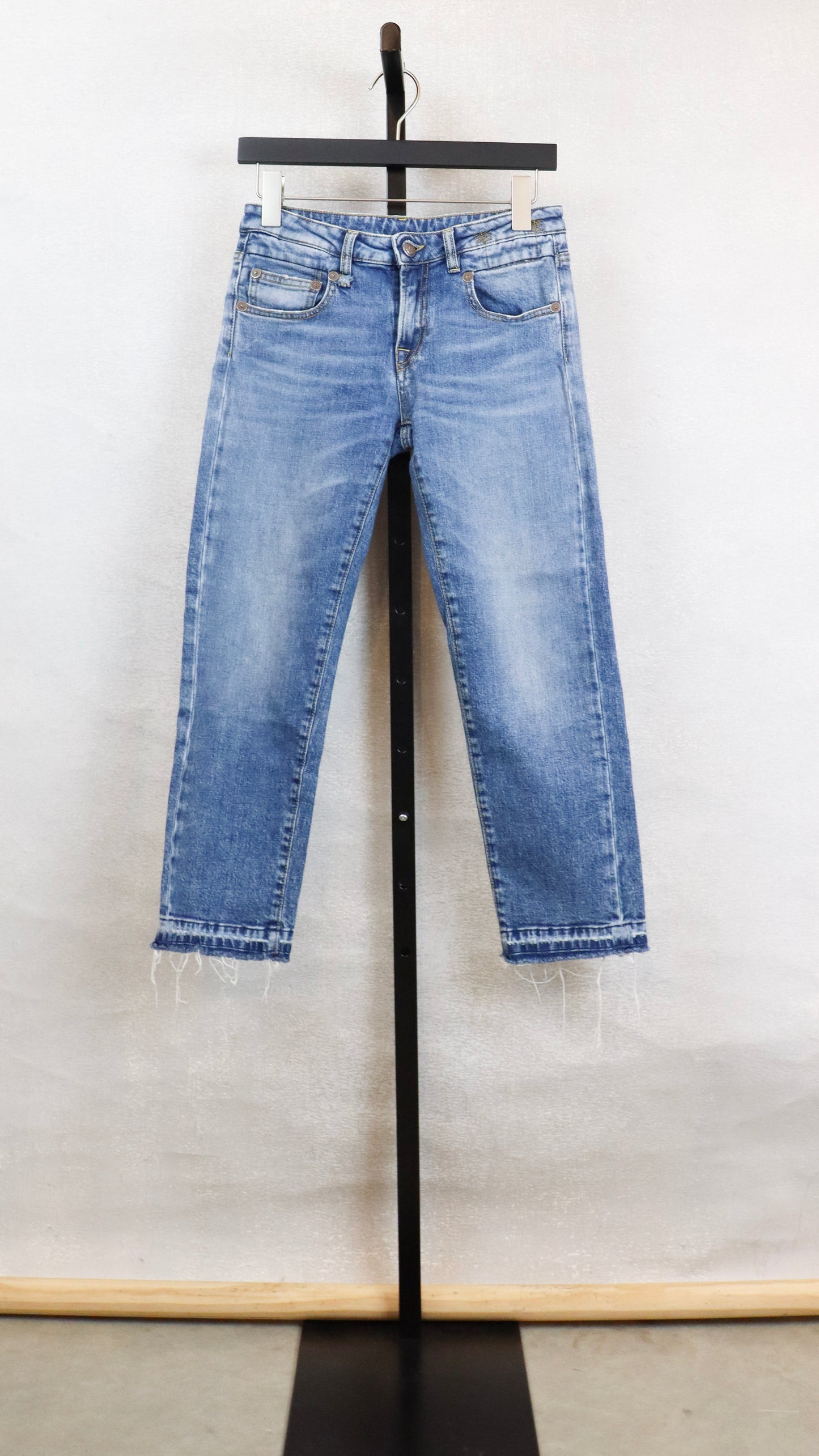 R13 - Size 25
