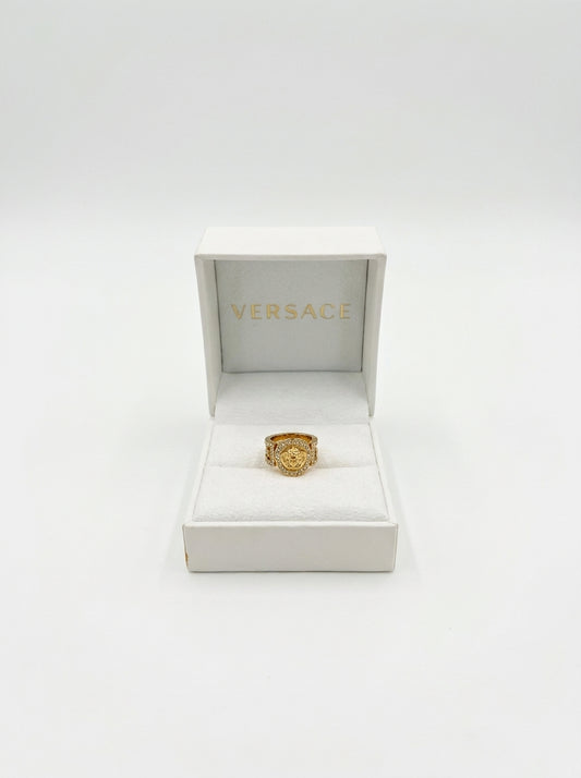 versace-1 — Flatlay front