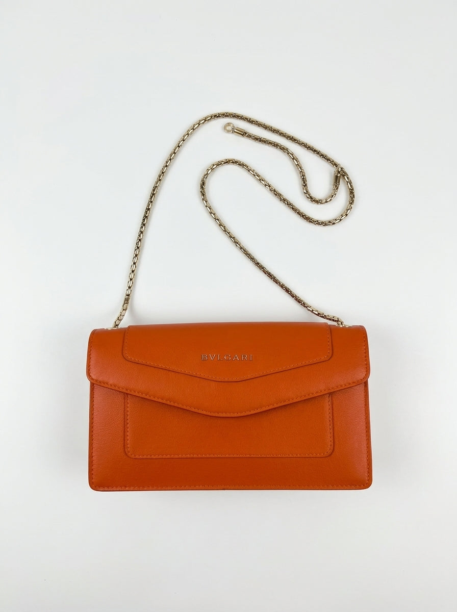 bvlgari-2 — Flatlay front