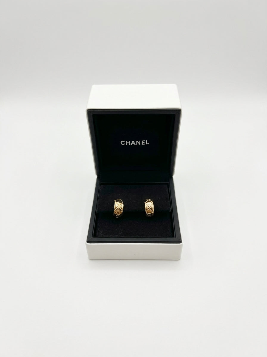chanel-3 — Flatlay front