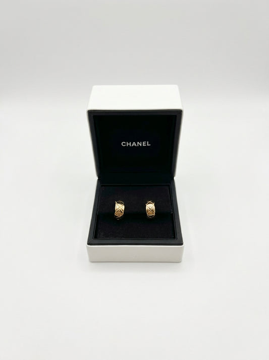chanel-3 — Flatlay front