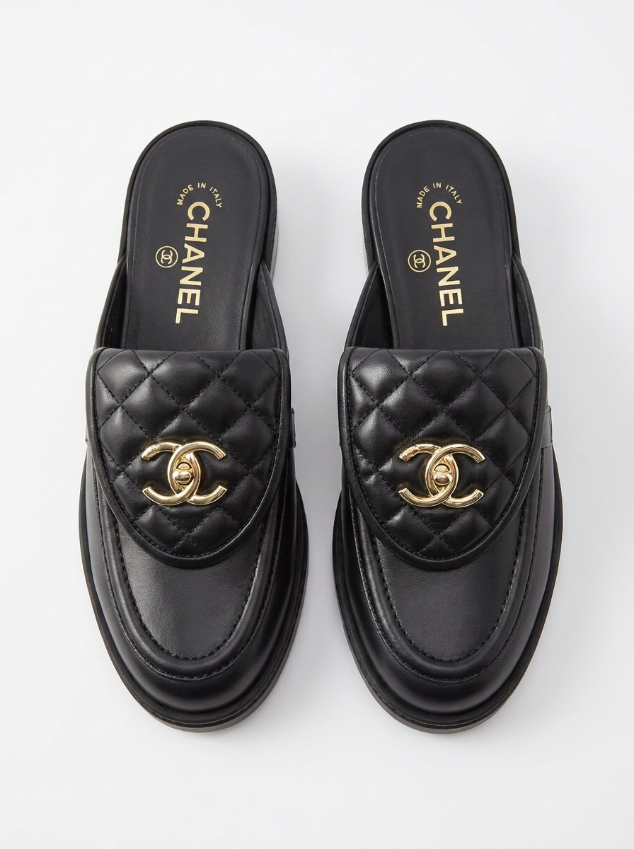chanel-size-41 — Flatlay front